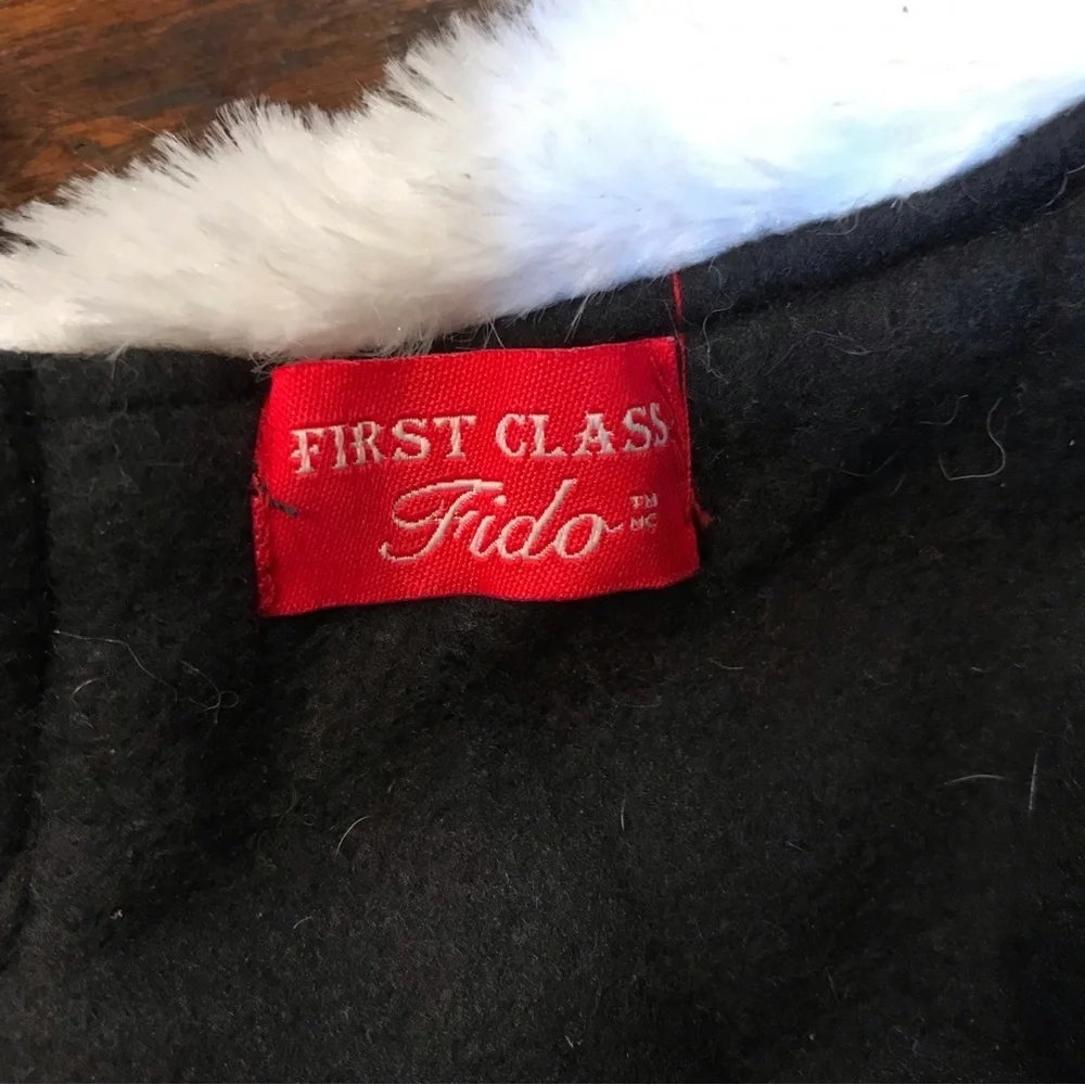First Class Fido 🐾santa pet